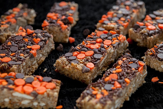 Easy Halloween Treat: Black & Orange Peanut Butter Chocolate Granola Bar Recipe